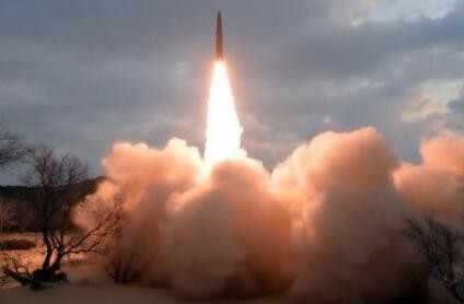 朝鲜进行远程巡航导弹和地对地战术导弹试射