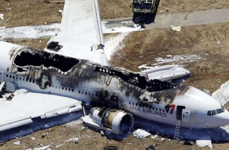 俄罗斯一架安-2轻型飞机坠毁 机上2人已全部遇难