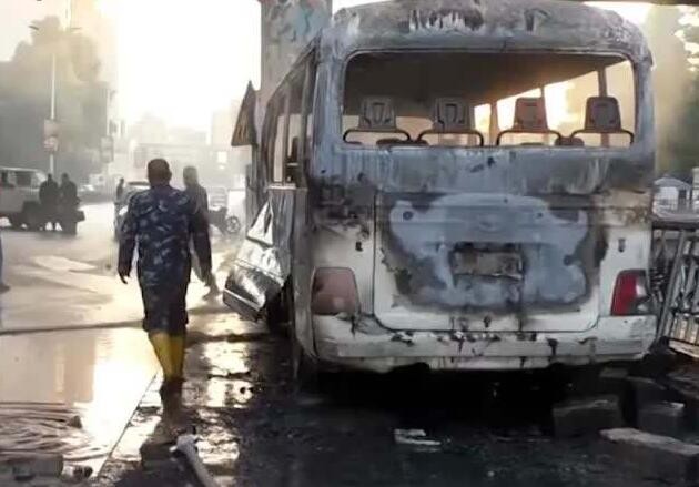 叙利亚中部发生军用巴士遇袭事件至少13人死亡