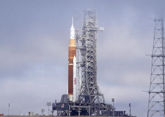 因燃料泄漏 NASA第三次推迟登月火箭系统测试