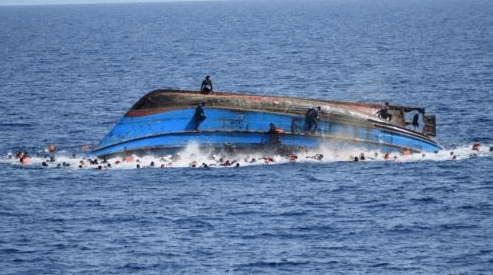 一艘移民船在突尼斯海域沉没 已致75人失踪