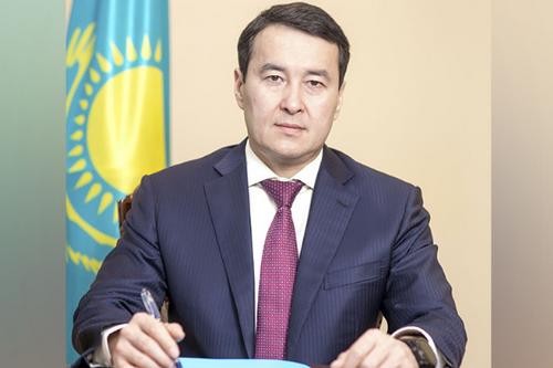 哈萨克斯坦总理：将在各领域深化与俄罗斯战略伙伴关系