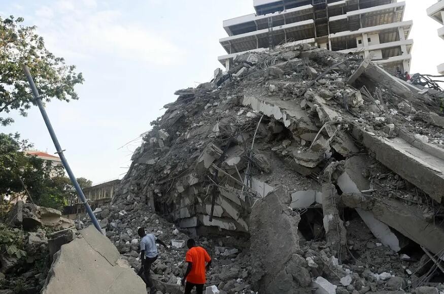 尼日利亚北部一楼房倒塌多人被困