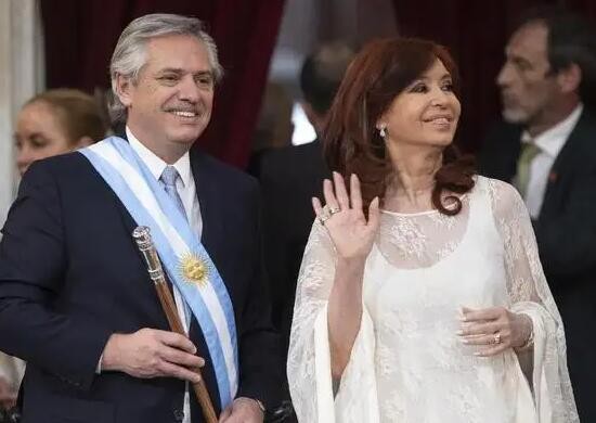 阿根廷副总统克里斯蒂娜遭一男子持枪威胁