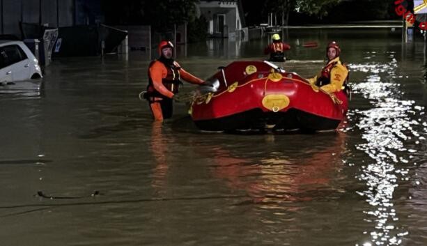 意大利中部和北部暴雨成灾至少10人死亡