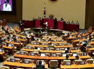 韩媒：韩国会问政会启动 朝野将展开激烈互攻