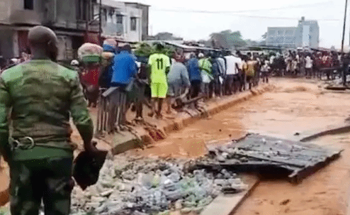 刚果（金）首都遭遇暴雨 导致至少141人死亡