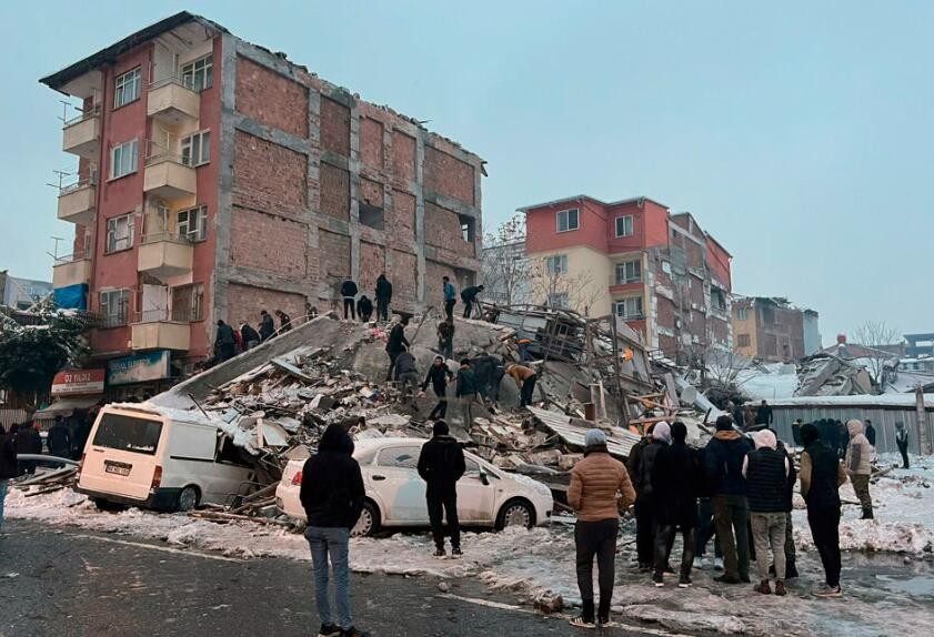 土耳其南部强烈地震已致该国逾5400人丧生