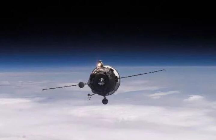 俄受损货运飞船与国际空间站脱离 坠入太平洋
