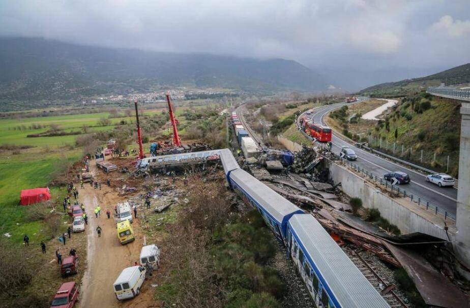 希腊火车相撞事故死亡人数升至57人