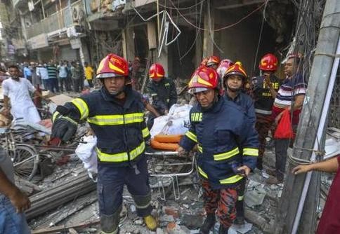 孟加拉国首都一建筑发生爆炸 已致17人死亡逾百人受伤
