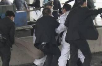 涉嫌在日本首相演说现场投掷爆炸物的男子被逮捕