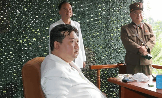 朝鲜试射新型洲际弹道导弹 金正恩现场指导表示满意
