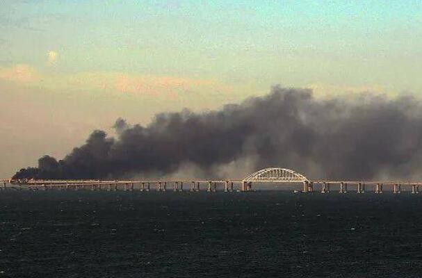 当地媒体：克里米亚大桥传出“爆炸声”