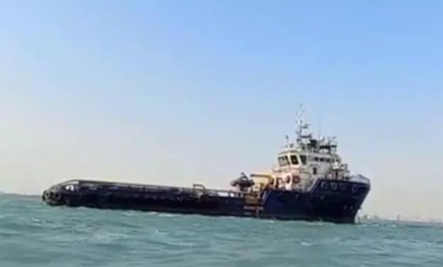 伊朗革命卫队扣押两艘走私燃料船只