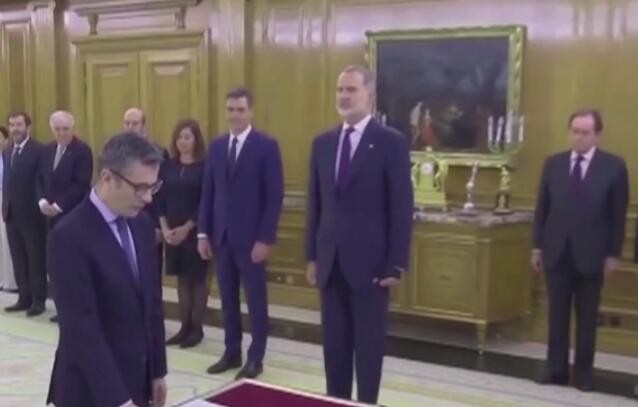 西班牙新一届联合政府宣誓就职