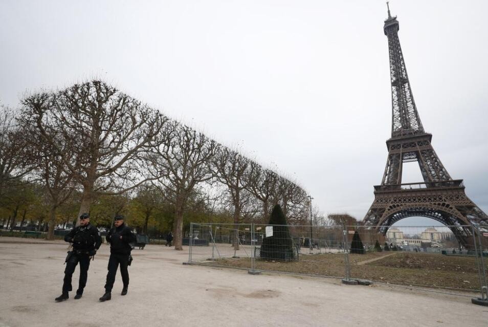 法国警方：巴黎持刀袭击者与此前的两起恐袭案凶手有联系