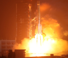 中国首颗Ku频段高通量宽带通讯卫星成功发射