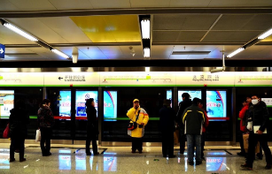 北京：乘坐地铁不戴口罩不听劝阻者报警处置