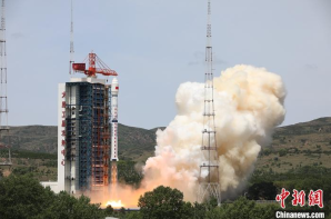 中国成功发射高分多模卫星和“西柏坡号”