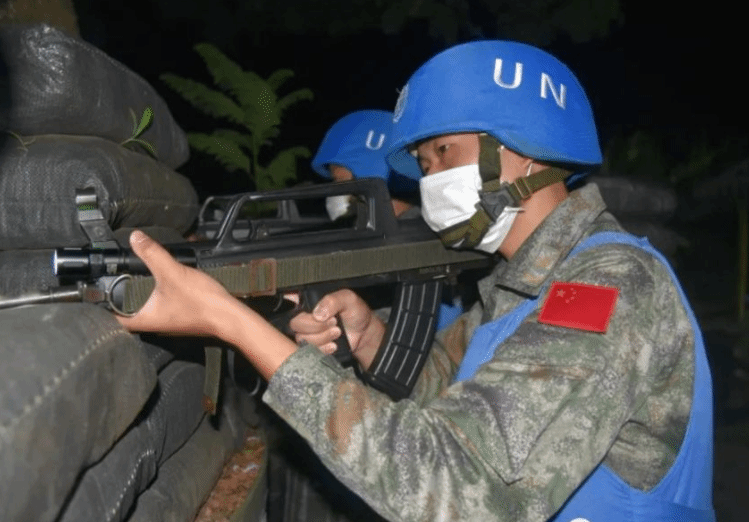 中国第25批赴刚果(金)维和工兵分队组织夜间应急演练