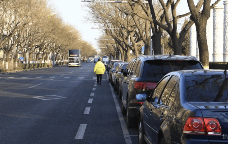 月底全覆盖 北京8.99万个道路车位实现电子收费