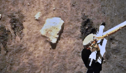 嫦娥五号月壤中发现撞击成因的亚微米级磁铁矿