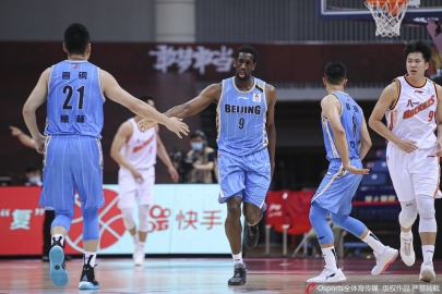 北京男篮场均失分81.9分 能够靠防守夺冠吗