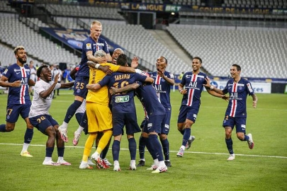 法联杯-纳瓦斯扑点 巴黎点球6-5夺冠加冕三冠王