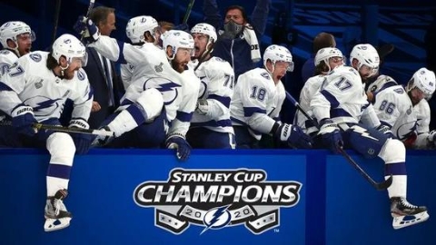 NHL斯坦利杯总冠军诞生 闪电16年后再圆梦