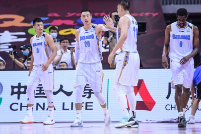 北京男篮新赛季展望！后卫线成胜负关键