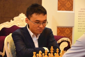 国象棋手余泱漪出征世锦赛 14岁成特级大师
