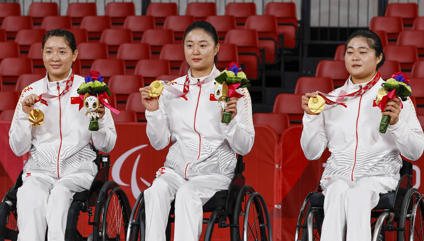 残奥会乒乓球女子团体C4-5级：中国队逆转夺金