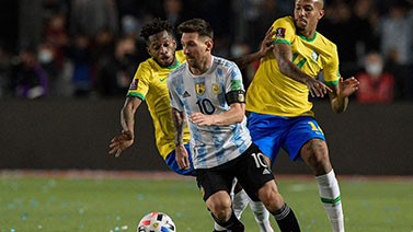 世预赛-梅西重返首发弗雷德中框 阿根廷0-0巴西