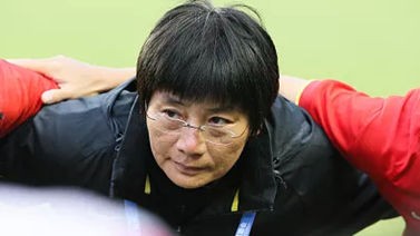 上海女足球员谈水庆霞：场上很严厉 场下像妈妈