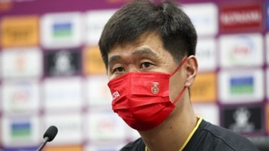 阿曼记者问为啥中国打不进世界杯 李霄鹏：实力不够