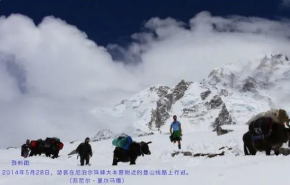 尼泊尔开始发放春季攀登珠穆朗玛峰许可证
