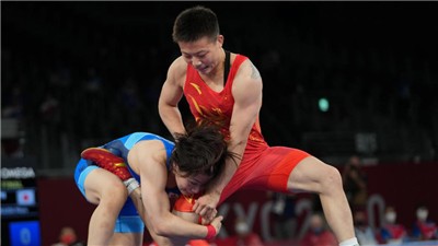 中国摔跤队出征 开启海外赛练之旅