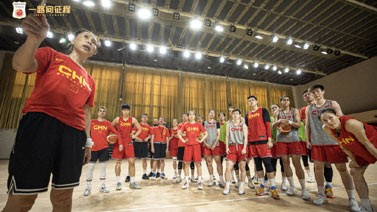 中国女篮奔赴海外拉练 备战2022女篮世界杯