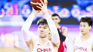 王哲林27+14中国男篮加时胜巴林 晋级世界杯正赛