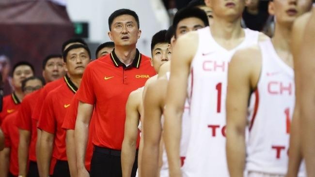 杜锋执教中国男篮总战绩15胜6负 胜率达71.4%