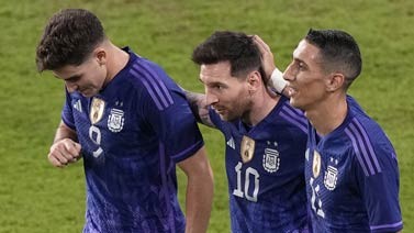 梅西传射迪马利亚梅开二度 热身赛阿根廷五球大胜