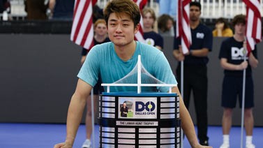 吴易昺2-1逆转伊斯内尔 中国球员首夺ATP男单冠军