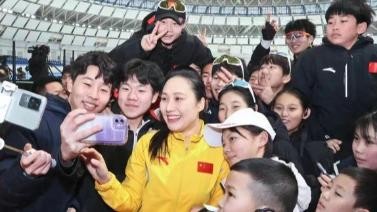 中国速滑冬奥会首金得主张虹宣布退役