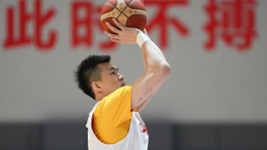 中国男篮世预赛16人大名单：周琦郭艾伦领衔
