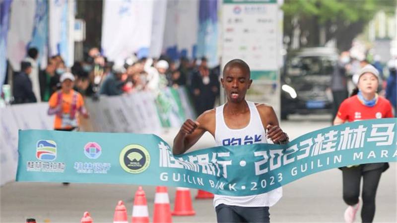 桂林马拉松赛举行 肯尼亚选手获男子全程冠军