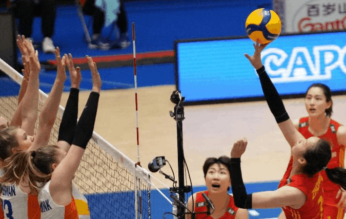 中国女排战胜荷兰队 世界女排联赛获三连胜