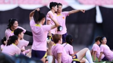 19名球员相继登场 中国女足热身不敌巴西队