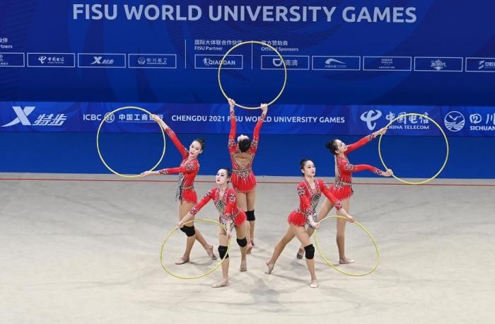中国大学生艺术体操队积极备战大运会