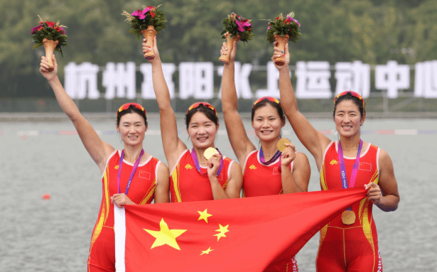 中国赛艇女子四人双桨组合实现“全满贯”
